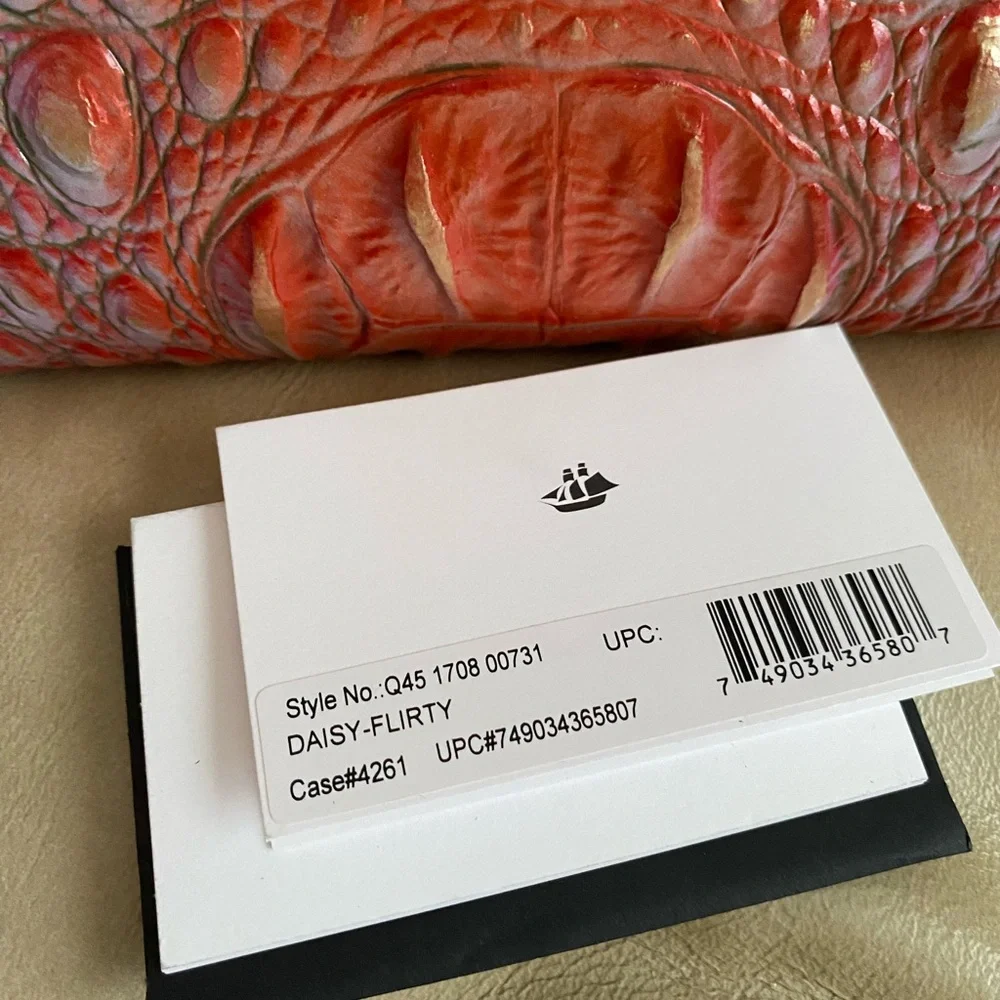 NWOT Brahmin Daisy Wristlet Flirty Ombre Melbourne Wallet Clutch